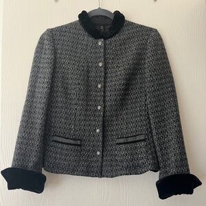 Tahari Chanel style princess seam tweed blazer